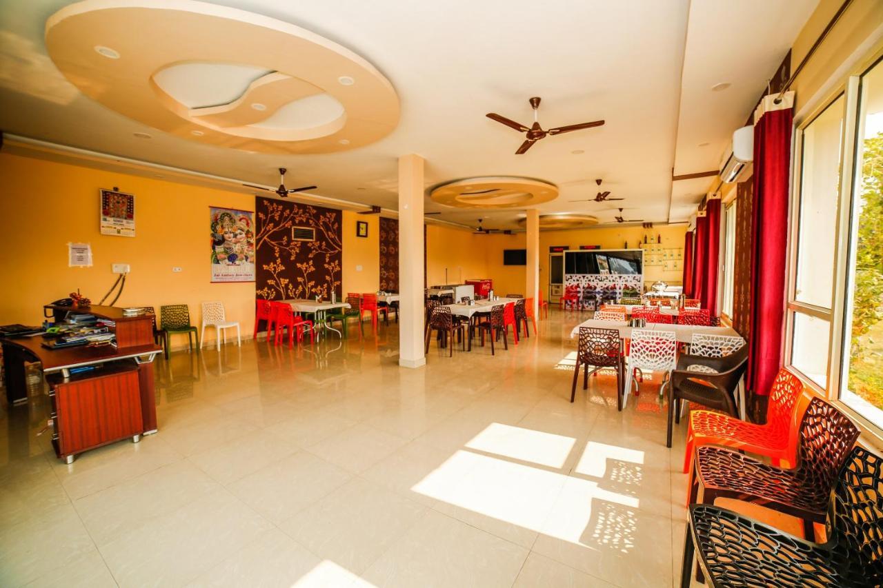Oyo 23367 Farmsgreen Resort And Restaurant Orchha Extérieur photo